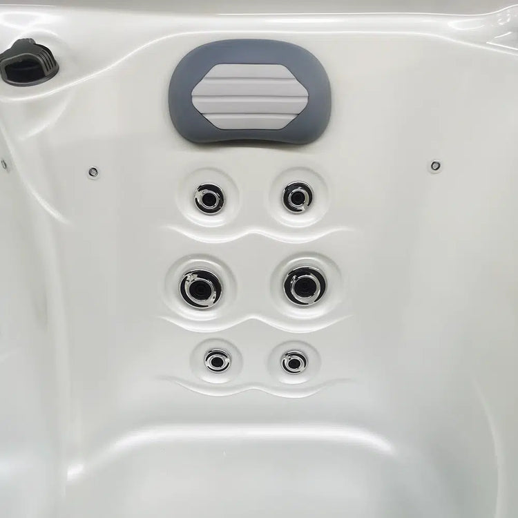 Triglav Luxury 3-4 Seater Spa Hot Tub – White Pearlescent