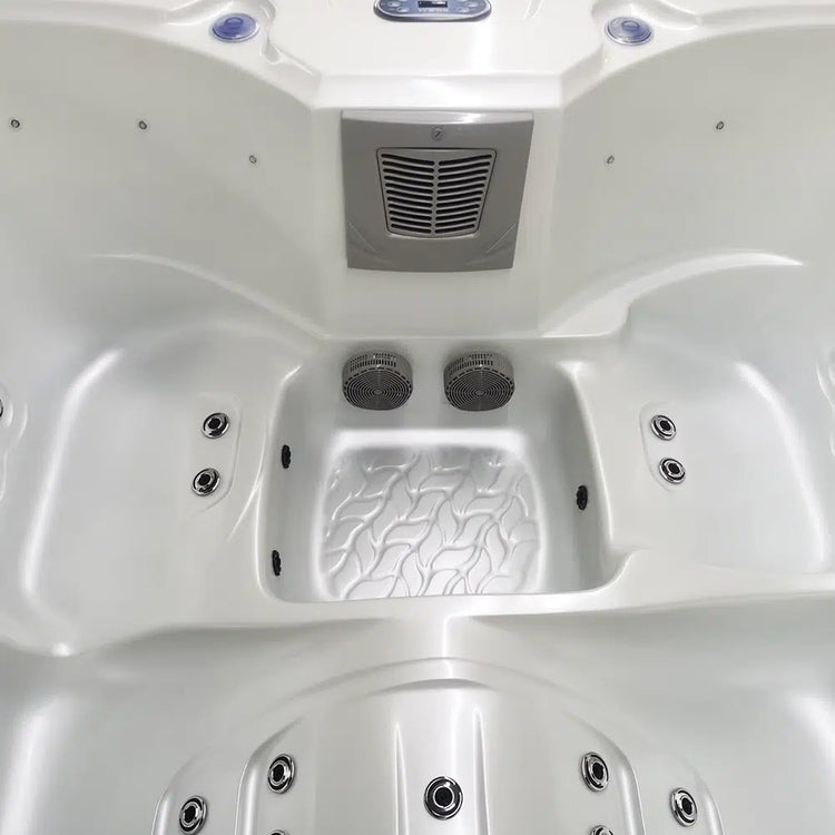 Triglav Luxury 3-4 Seater Spa Hot Tub – White Pearlescent