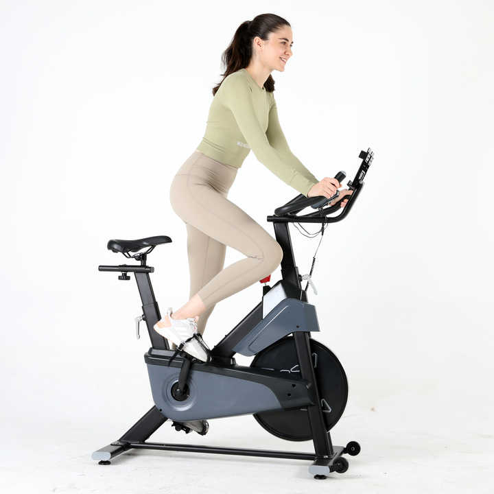Home Use Magnetic Resistance Exercise Bike Indoor Spinning Bikes With Hand Pulse